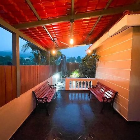 Corner House, Lonavla By Meheru-4 Bhk Villa With Pool Bagian luar foto