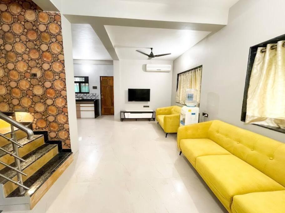 Corner House, Lonavla By Meheru-4 Bhk Villa With Pool Bagian luar foto