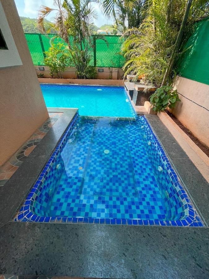Corner House, Lonavla By Meheru-4 Bhk Villa With Pool Bagian luar foto