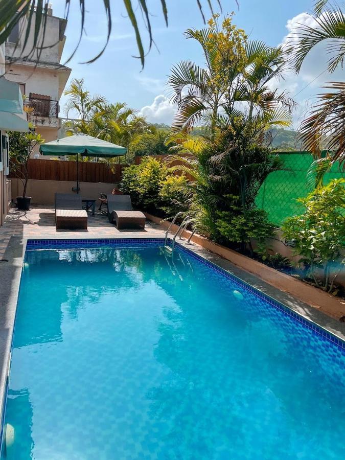 Corner House, Lonavla By Meheru-4 Bhk Villa With Pool Bagian luar foto